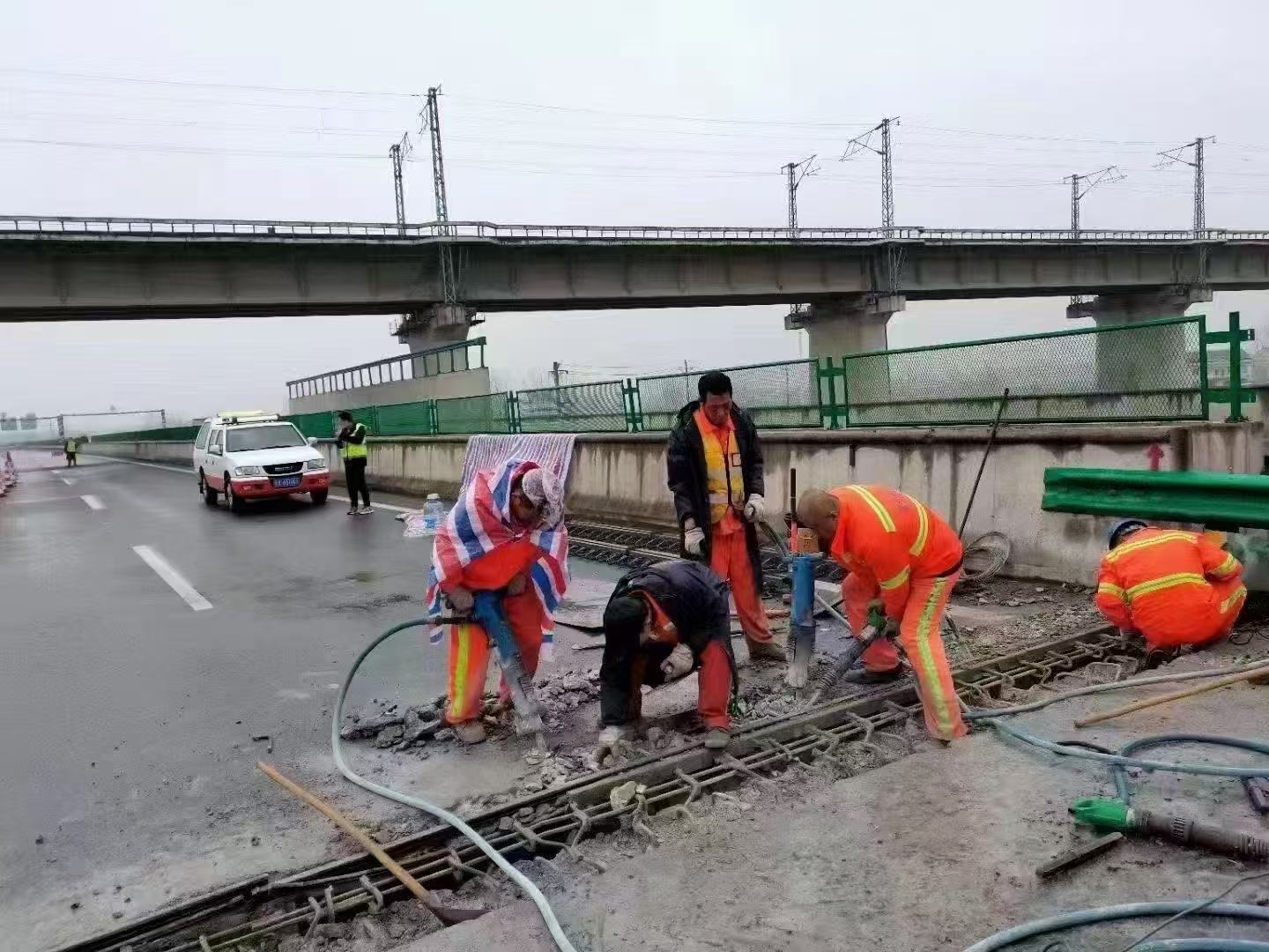 兴隆台桥梁伸缩缝抢修料